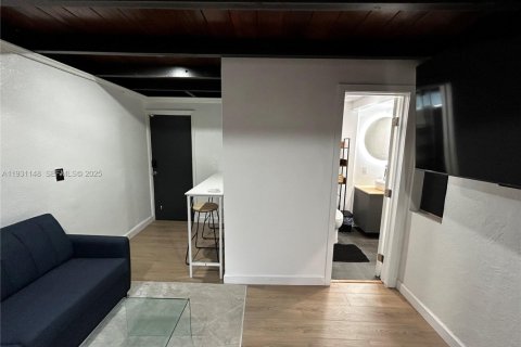 Снять в аренду квартиру в Форт-Лодердейл, Флорида 1 спальня, 169.45м2, № 1989969 - фото 11