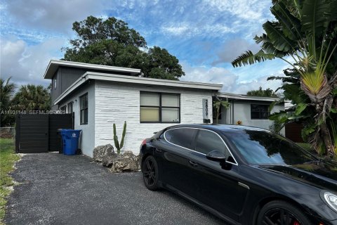 Снять в аренду квартиру в Форт-Лодердейл, Флорида 1 спальня, 169.45м2, № 1989969 - фото 3