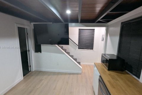 Снять в аренду квартиру в Форт-Лодердейл, Флорида 1 спальня, 169.45м2, № 1989969 - фото 14