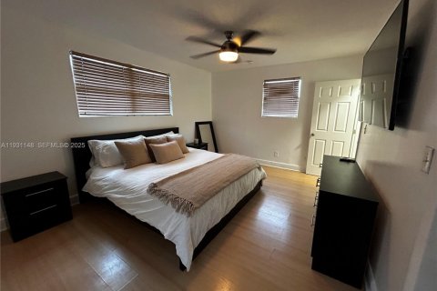 Снять в аренду квартиру в Форт-Лодердейл, Флорида 1 спальня, 169.45м2, № 1989969 - фото 19