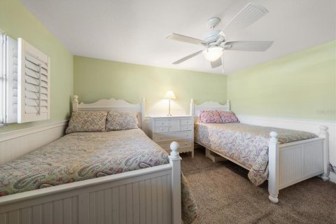 Condo in Saint Pete Beach, Florida, 2 bedrooms № 2196860 - photo 26