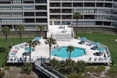 Condo in Saint Pete Beach, Florida, 2 bedrooms № 2196860 - photo 30