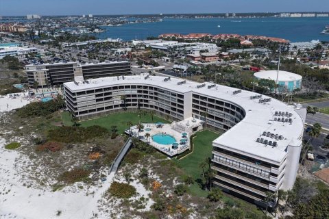 Condo in Saint Pete Beach, Florida, 2 bedrooms № 2196860 - photo 3