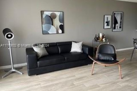 Condo in Hialeah, Florida, 2 bedrooms  № 1694354 - photo 4