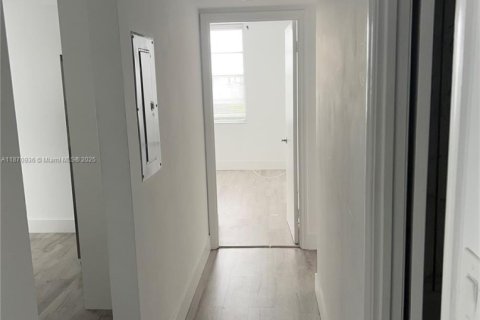 Condo in Lauderhill, Florida, 2 bedrooms № 2060191 - photo 20