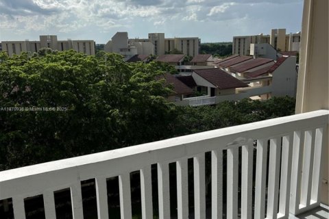 Condo in Lauderhill, Florida, 2 bedrooms № 2060191 - photo 13