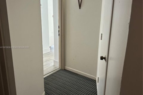 Condo in Lauderhill, Florida, 2 bedrooms № 2060191 - photo 27