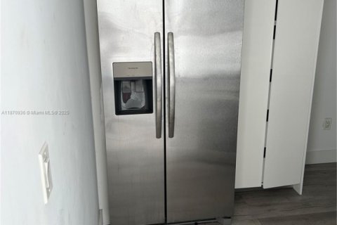 Condo in Lauderhill, Florida, 2 bedrooms № 2060191 - photo 5