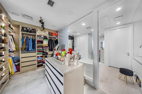 Купить кондоминиум в Майами, Флорида 3 спальни, 198.9м2, № 1965862 - фото 22