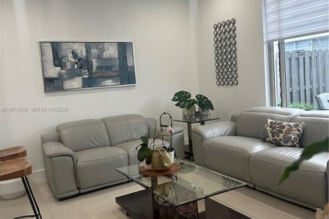 Купить таунхаус в Мирамар, Флорида 3 спальни, 134.71м2, № 2079125 - фото 18