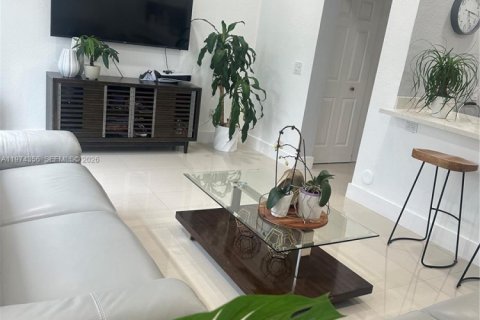 Купить таунхаус в Мирамар, Флорида 3 спальни, 134.71м2, № 2079125 - фото 20