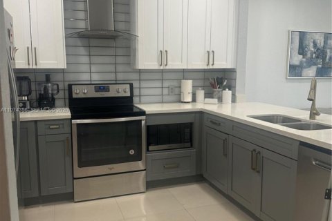 Купить таунхаус в Мирамар, Флорида 3 спальни, 134.71м2, № 2079125 - фото 6