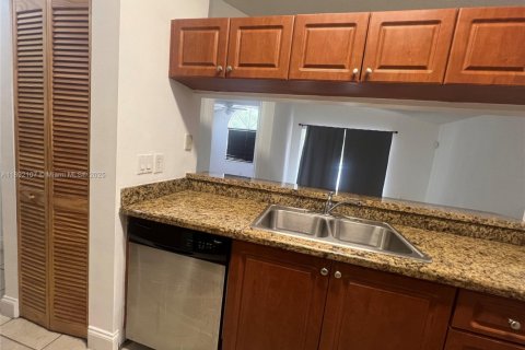 Condominio en alquiler en Miami, Florida, 2 dormitorios, 82.78 m2 № 1944179 - foto 15