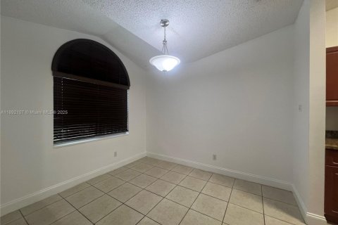 Condominio en alquiler en Miami, Florida, 2 dormitorios, 82.78 m2 № 1944179 - foto 9