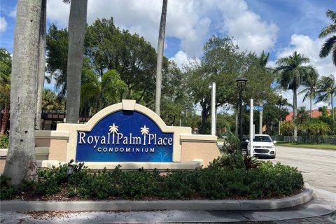 Condominio en alquiler en Miami, Florida, 2 dormitorios, 82.78 m2 № 1944179 - foto 2