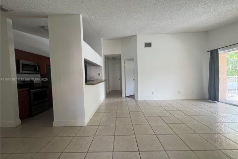 Condominio en alquiler en Miami, Florida, 2 dormitorios, 82.78 m2 № 1944179 - foto 7