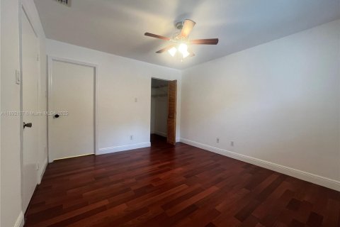 Condominio en alquiler en Miami, Florida, 2 dormitorios, 82.78 m2 № 1944179 - foto 19