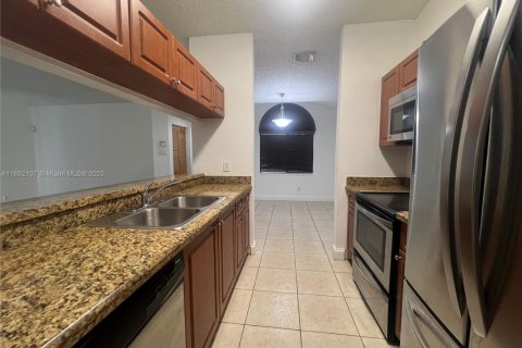 Condominio en alquiler en Miami, Florida, 2 dormitorios, 82.78 m2 № 1944179 - foto 14