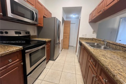 Condominio en alquiler en Miami, Florida, 2 dormitorios, 82.78 m2 № 1944179 - foto 16