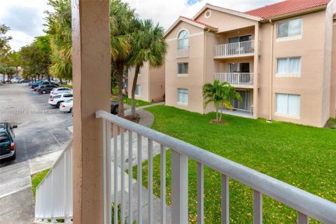 Condominio en alquiler en Miami, Florida, 2 dormitorios, 82.78 m2 № 1944179 - foto 27