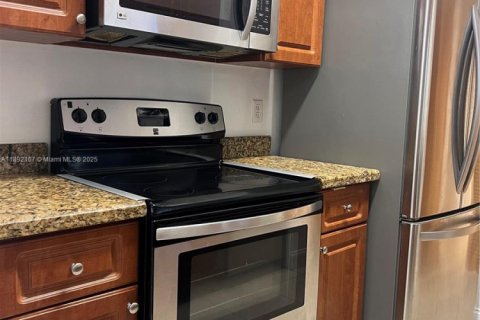 Condominio en alquiler en Miami, Florida, 2 dormitorios, 82.78 m2 № 1944179 - foto 17