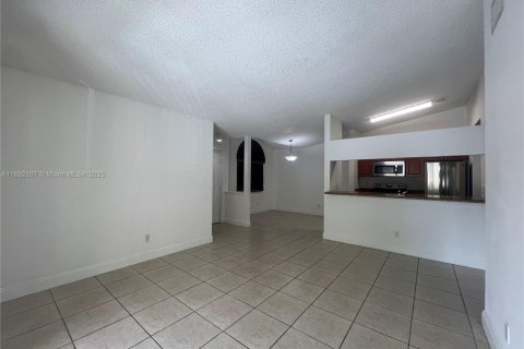 Condominio en alquiler en Miami, Florida, 2 dormitorios, 82.78 m2 № 1944179 - foto 10