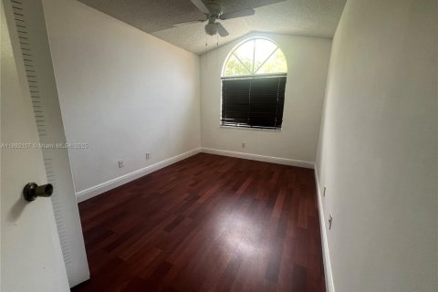 Condominio en alquiler en Miami, Florida, 2 dormitorios, 82.78 m2 № 1944179 - foto 25