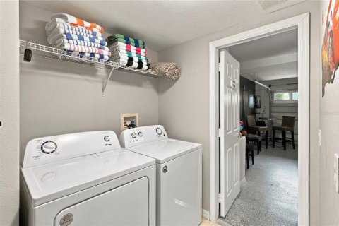 Villa ou maison à vendre à Kissimmee, Floride: 6 chambres, 248.7 m2 № 2416502 - photo 30