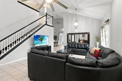 Villa ou maison à vendre à Kissimmee, Floride: 6 chambres, 248.7 m2 № 2416502 - photo 4