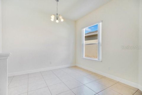 Duplex in DeBary, Florida 2 bedrooms, 164.07 sq.m. № 2123719 - photo 12