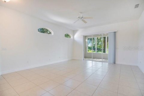 Duplex in DeBary, Florida 2 bedrooms, 164.07 sq.m. № 2123719 - photo 7