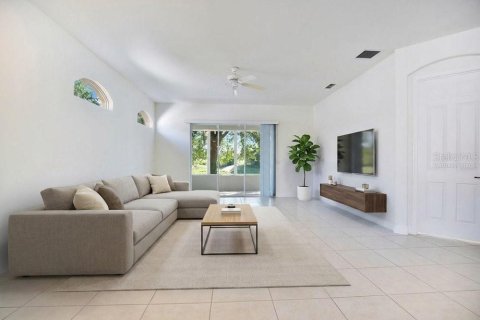 Duplex in DeBary, Florida 2 bedrooms, 164.07 sq.m. № 2123719 - photo 6