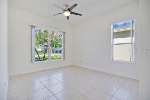 Duplex in DeBary, Florida 2 bedrooms, 164.07 sq.m. № 2123719 - photo 24
