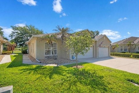 Duplex in DeBary, Florida 2 bedrooms, 164.07 sq.m. № 2123719 - photo 3