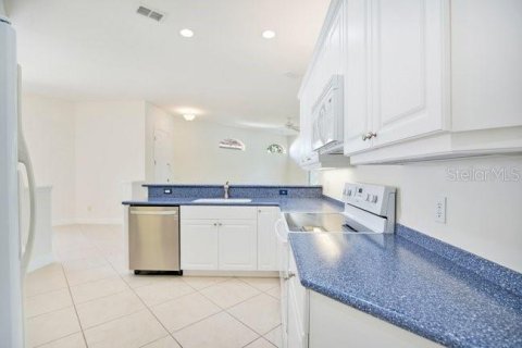 Duplex in DeBary, Florida 2 bedrooms, 164.07 sq.m. № 2123719 - photo 16