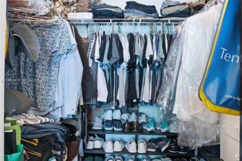 Condo in Miami, Florida, 1 bedroom  № 2025193 - photo 15