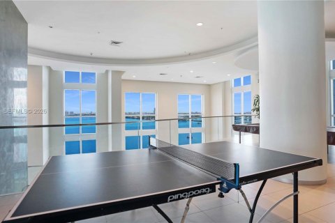 Condo in Miami, Florida, 1 bedroom  № 2025193 - photo 24