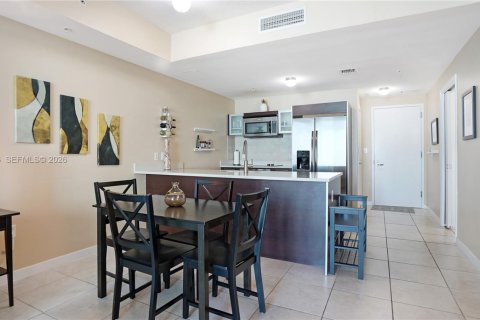 Condo in Miami, Florida, 1 bedroom  № 2025193 - photo 9