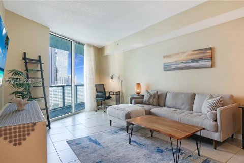 Condo in Miami, Florida, 1 bedroom  № 2025193 - photo 5