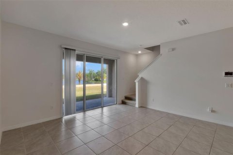 Touwnhouse à vendre à Davenport, Floride: 3 chambres, 157.19 m2 № 2291595 - photo 11