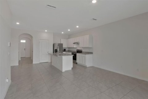Touwnhouse à vendre à Davenport, Floride: 3 chambres, 157.19 m2 № 2291595 - photo 4