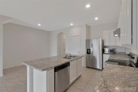 Touwnhouse à vendre à Davenport, Floride: 3 chambres, 157.19 m2 № 2291595 - photo 9