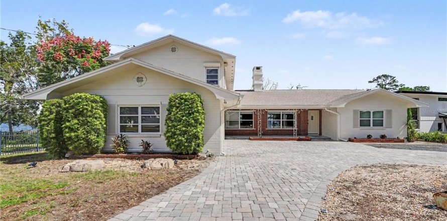 House in Belle Isle, Florida 6 bedrooms, 317.82 sq.m. № 2429422
