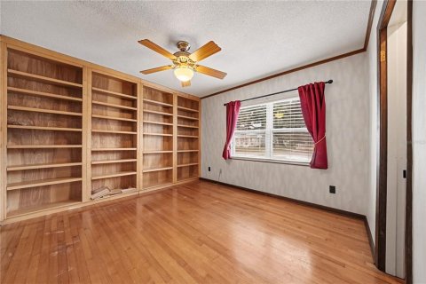 House in Belle Isle, Florida 6 bedrooms, 317.82 sq.m. № 2429422 - photo 26
