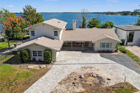 House in Belle Isle, Florida 6 bedrooms, 317.82 sq.m. № 2429422 - photo 3