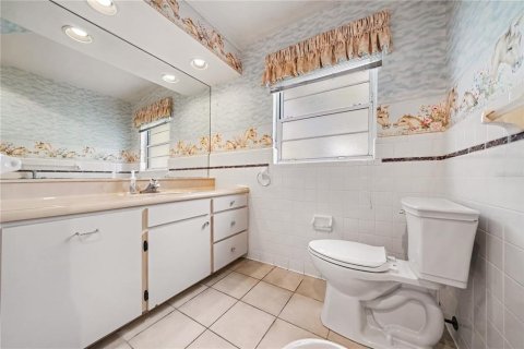 House in Belle Isle, Florida 6 bedrooms, 317.82 sq.m. № 2429422 - photo 29