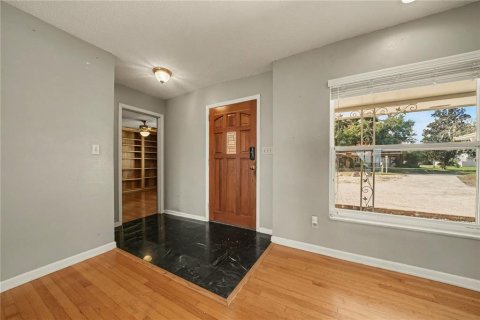 House in Belle Isle, Florida 6 bedrooms, 317.82 sq.m. № 2429422 - photo 7