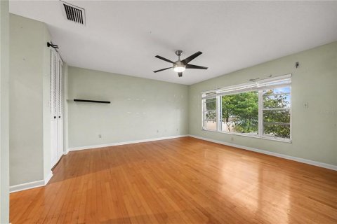 House in Belle Isle, Florida 6 bedrooms, 317.82 sq.m. № 2429422 - photo 27