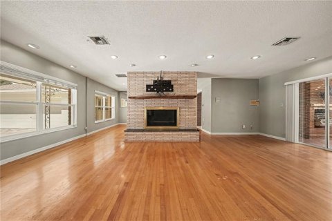 House in Belle Isle, Florida 6 bedrooms, 317.82 sq.m. № 2429422 - photo 11
