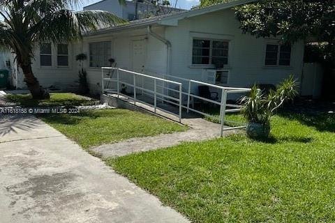 Commercial property in Miami, Florida 198.35 sq.m. № 2077169 - photo 4